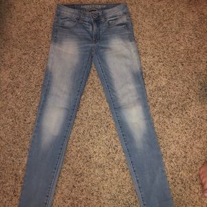 Light wash skinny jeans
